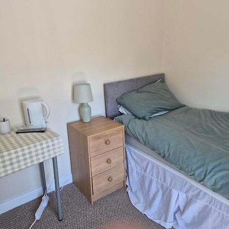 Accomadation Wrexham Exterior photo