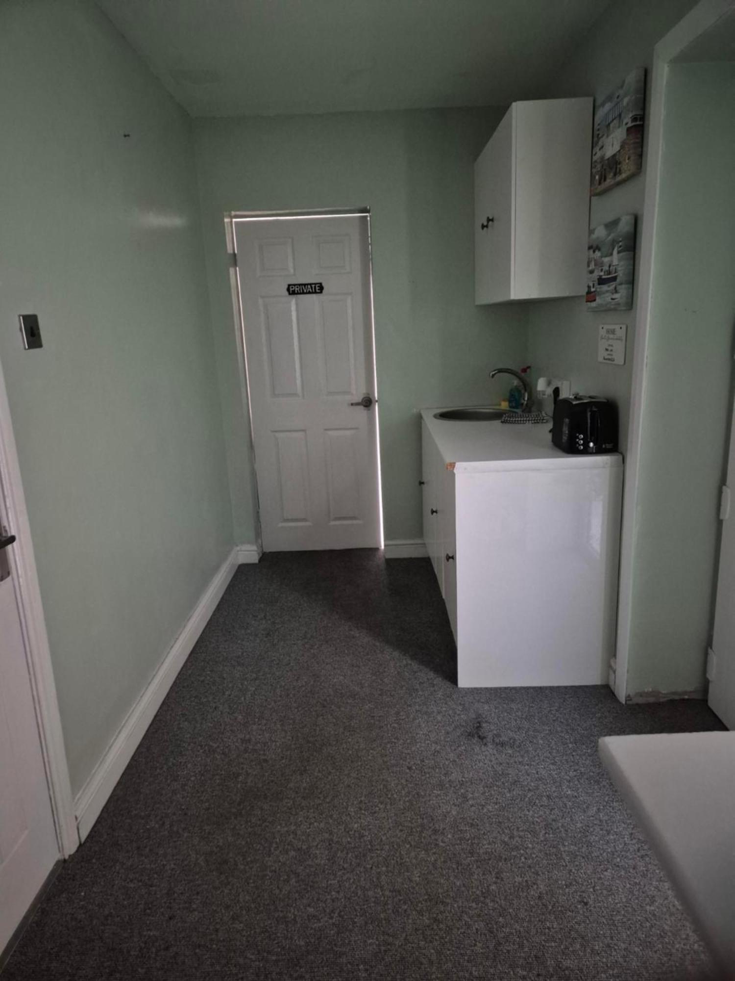 Accomadation Wrexham Exterior photo
