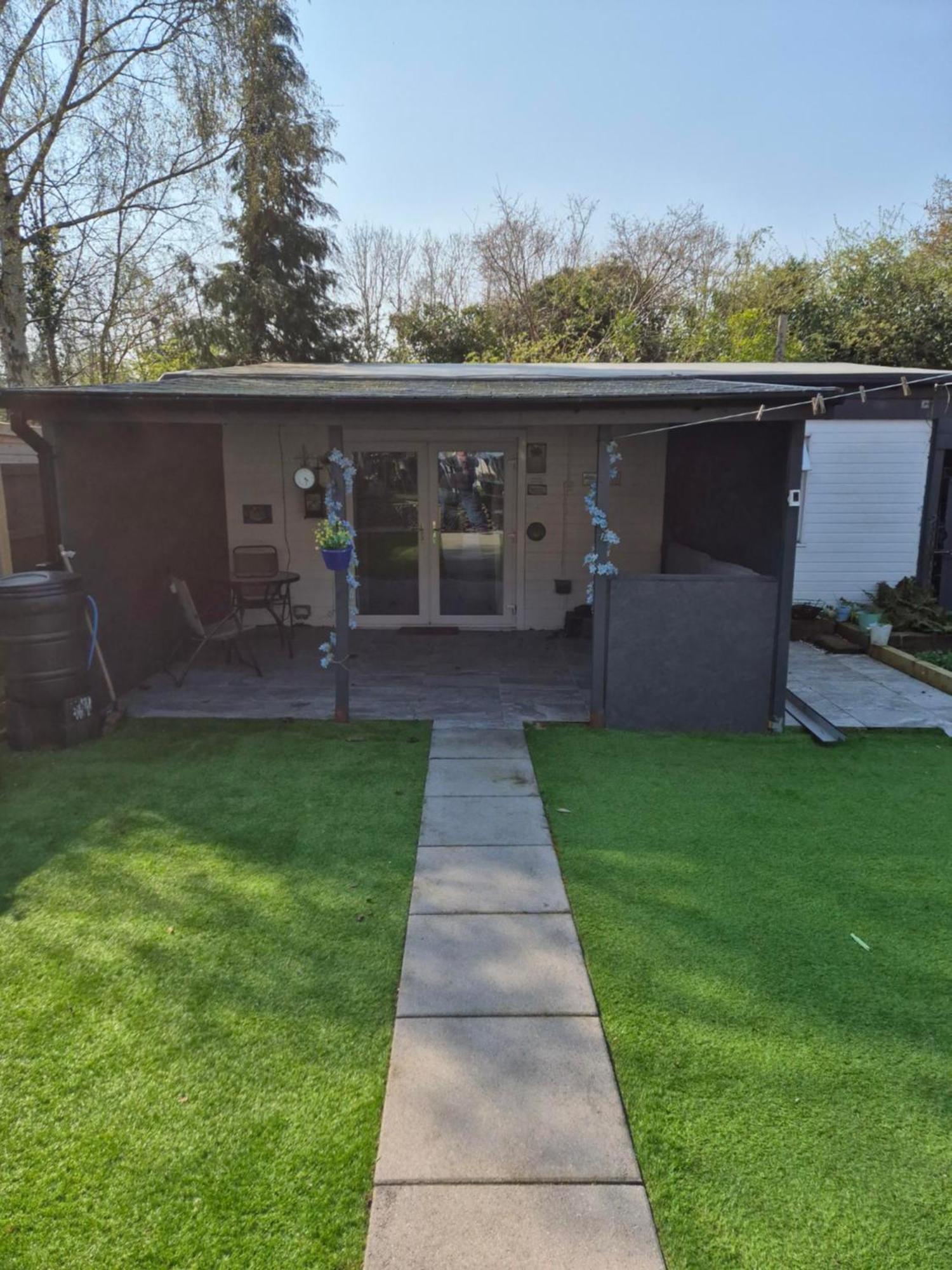 Accomadation Wrexham Exterior photo