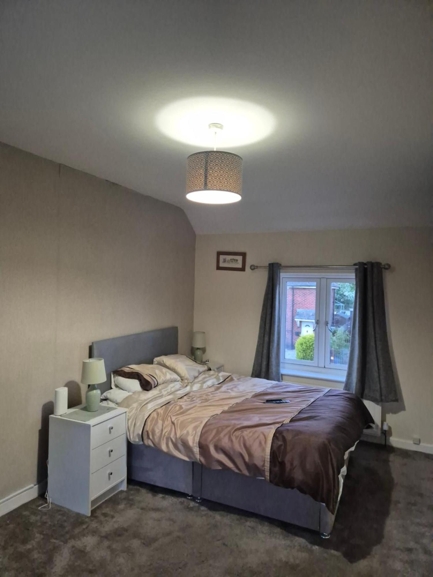 Accomadation Wrexham Exterior photo
