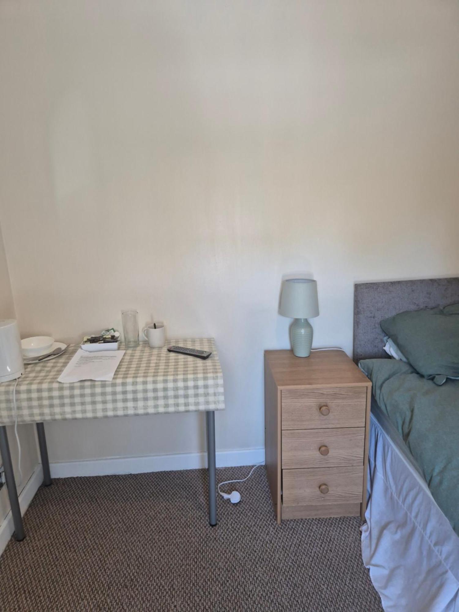 Accomadation Wrexham Exterior photo