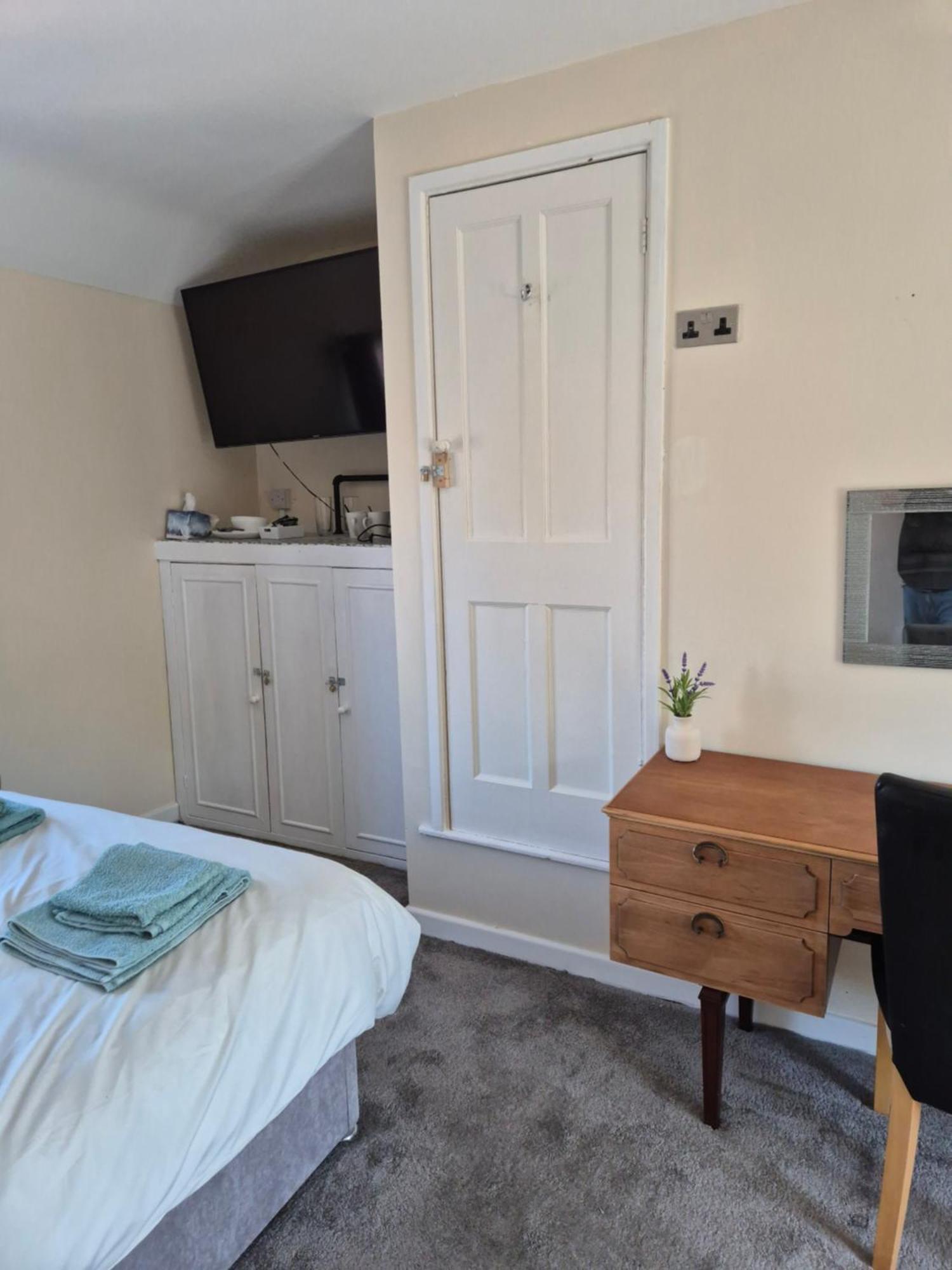 Accomadation Wrexham Exterior photo